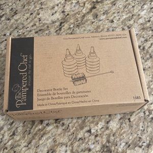 Pampered Chef NEW IN BOX decorator bottle set